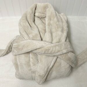 Pottery Barn oatmeal cloud nine Plush Robe